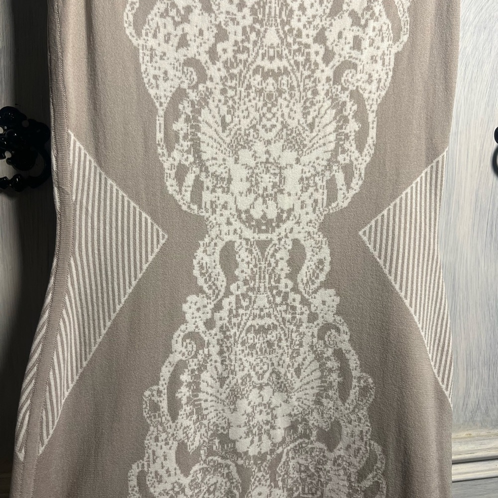 Yoana Baraschi‎ Tan & Cream Knit Bodycon Embroidered Sweater Dress - Picture 3 of 6